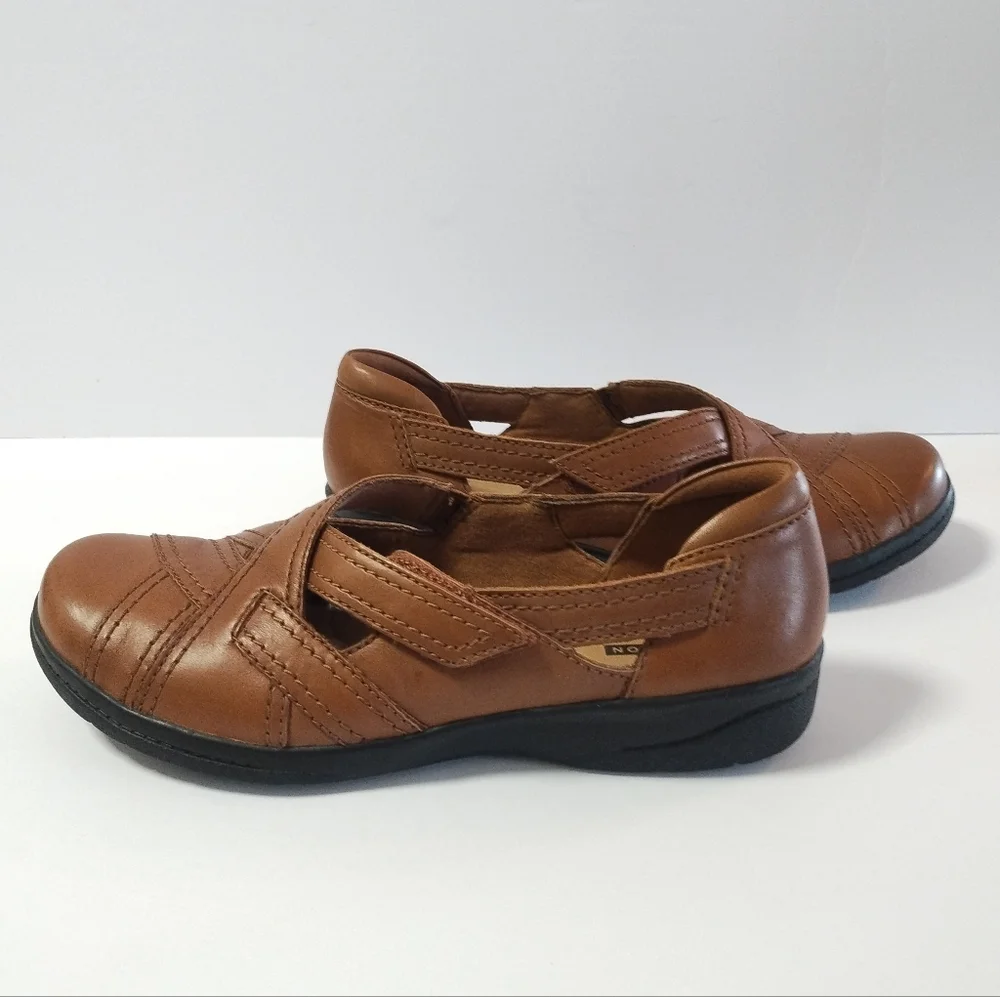 Clarks Womens Cheyn Wale Loafer Size 8.5 M Cognac Tan Leather Slip On Shoe